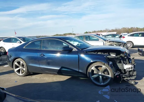 2011 Audi A5 2.0T Premium z USA, uszkodzony, nr VIN WAULFAFR0BA036272